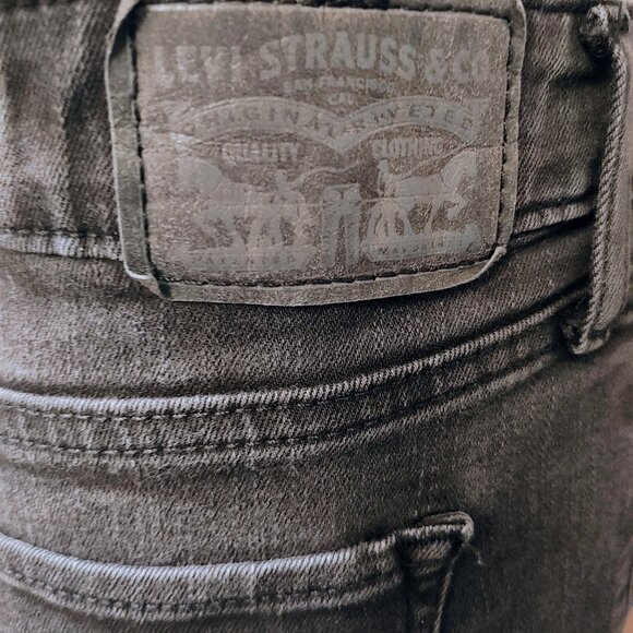 Levi's 711 Skinny Jeans, Size 33, Gently Used - Picture 3 of 6